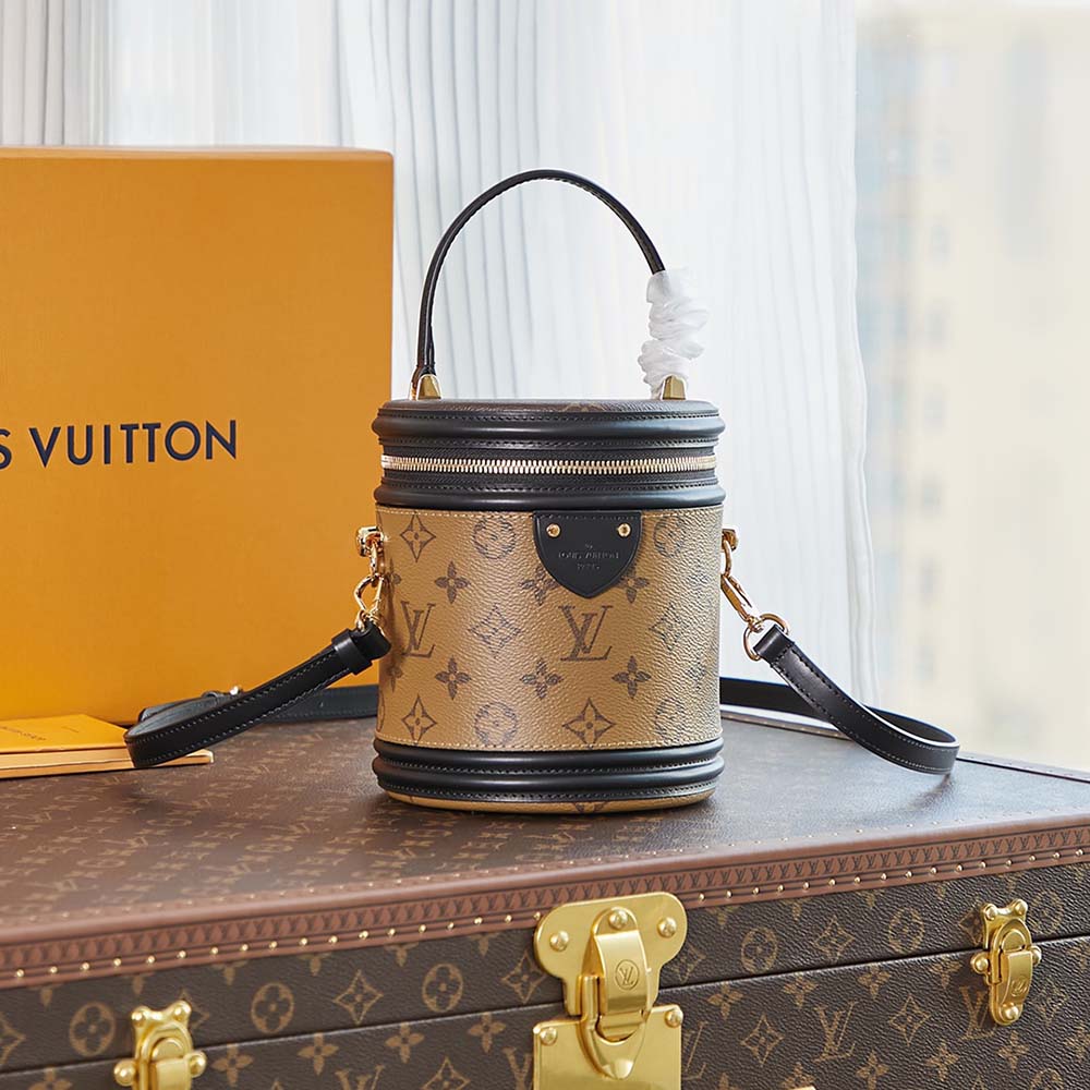 Cannes Louis Vuitton Brown Monogram Nice Mini Vanity Case Leather Cloth  ref.454997 - Joli Closet