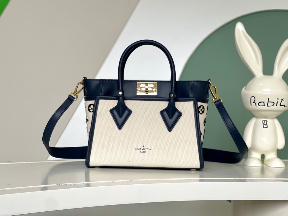 Louis Vuitton - On My Side PM Tote Bag - Navy - Leather - Women - Luxury